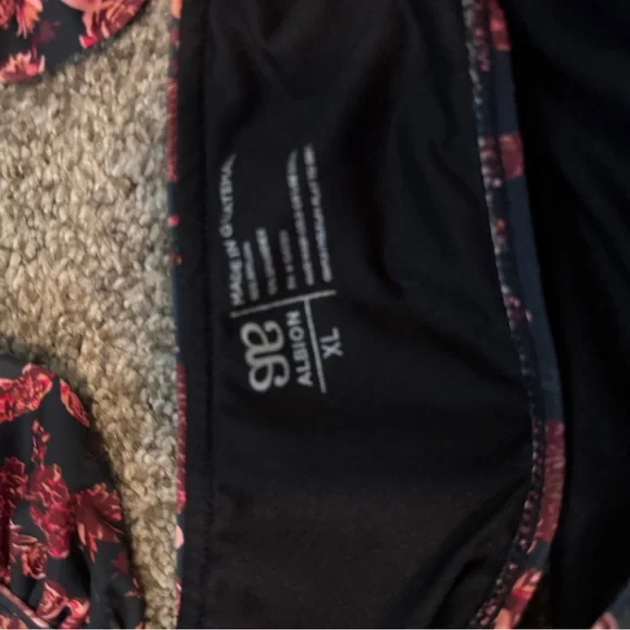 Albion fit Bella swim top. Pink ditzy
Matching skirt posted separately - Picture 3 of 3